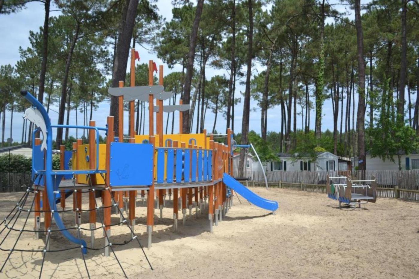 Sbvacances Tout Confort 2Ch Et 1Sdb, Environnement Calme Et Verdoyant Dans Camping 4 Etoiles Saint-Julien-en-Born Ngoại thất bức ảnh